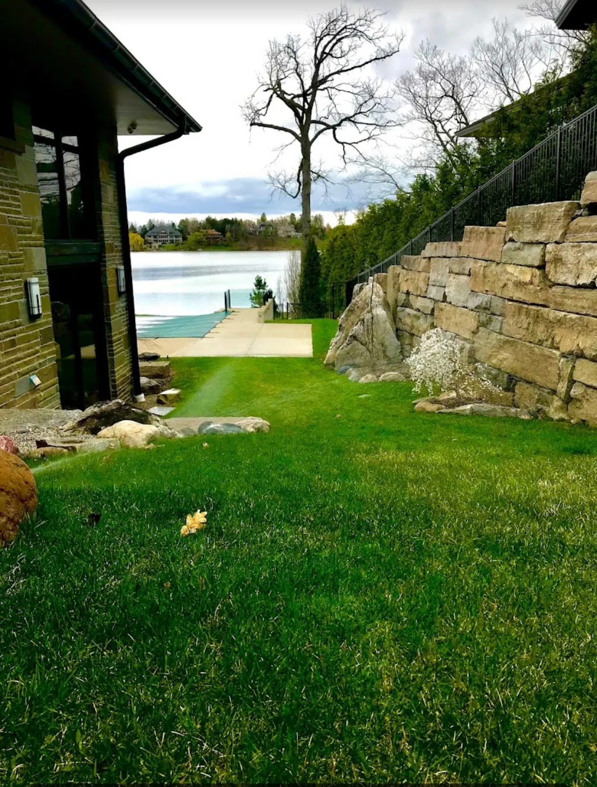 Lakefront property irrigation system in Bloomfield Charter Township, Michigan — Elite Sprinkler Systems